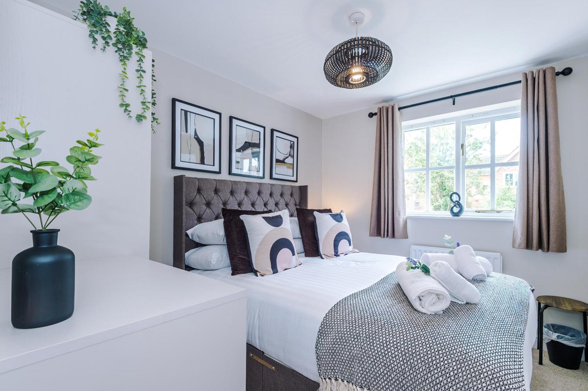 New! Stunning 3-Bed Home In Chester By 53 Degrees Property, Ideal For Groups, Free Parking! Dış mekan fotoğraf