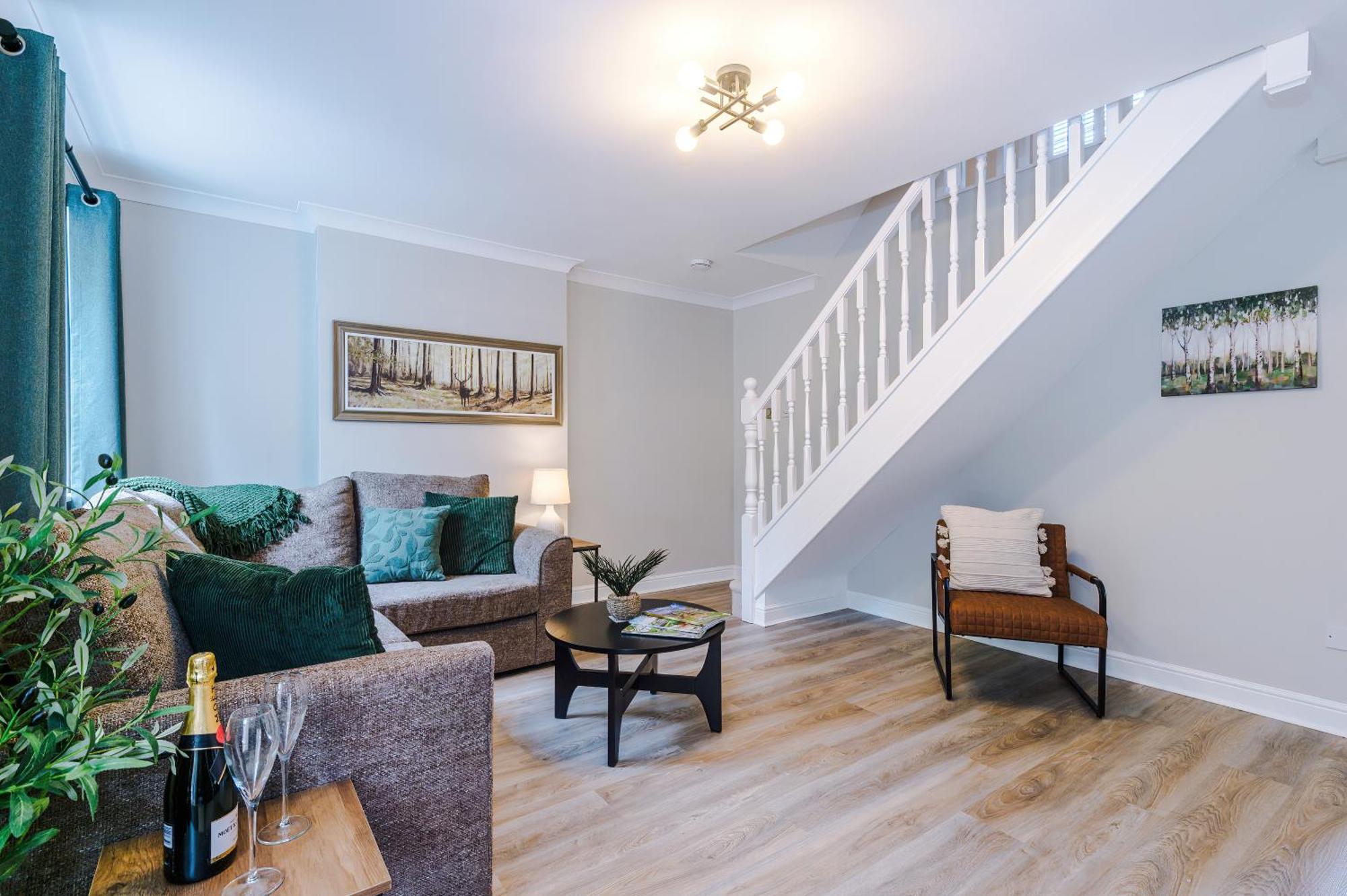 New! Stunning 3-Bed Home In Chester By 53 Degrees Property, Ideal For Groups, Free Parking! Dış mekan fotoğraf