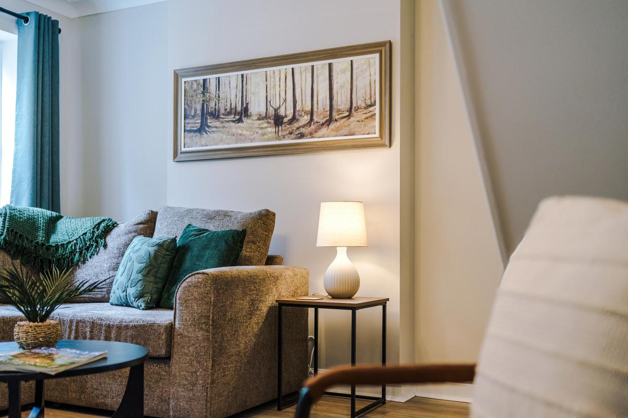 New! Stunning 3-Bed Home In Chester By 53 Degrees Property, Ideal For Groups, Free Parking! Dış mekan fotoğraf