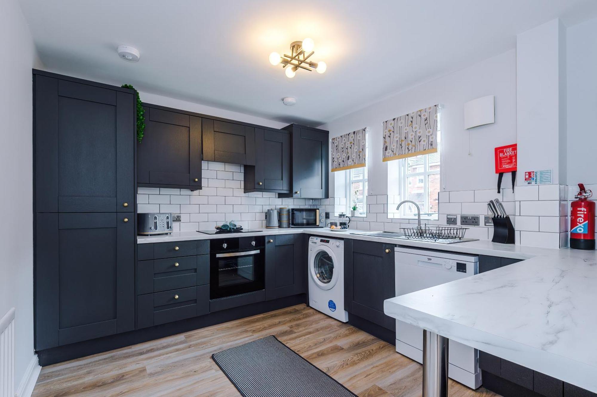 New! Stunning 3-Bed Home In Chester By 53 Degrees Property, Ideal For Groups, Free Parking! Dış mekan fotoğraf